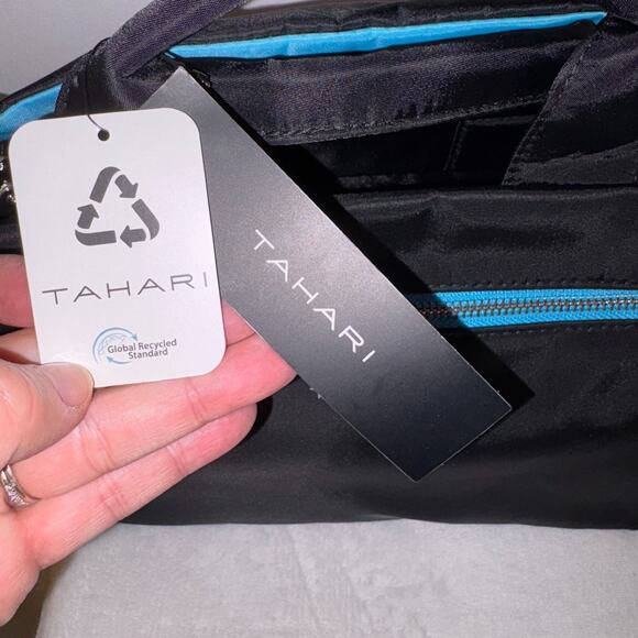 TAHARI Black and Blue Nylon Bag crossbody Shoulder Day Pack Cooler NWT - Picture 5 of 10